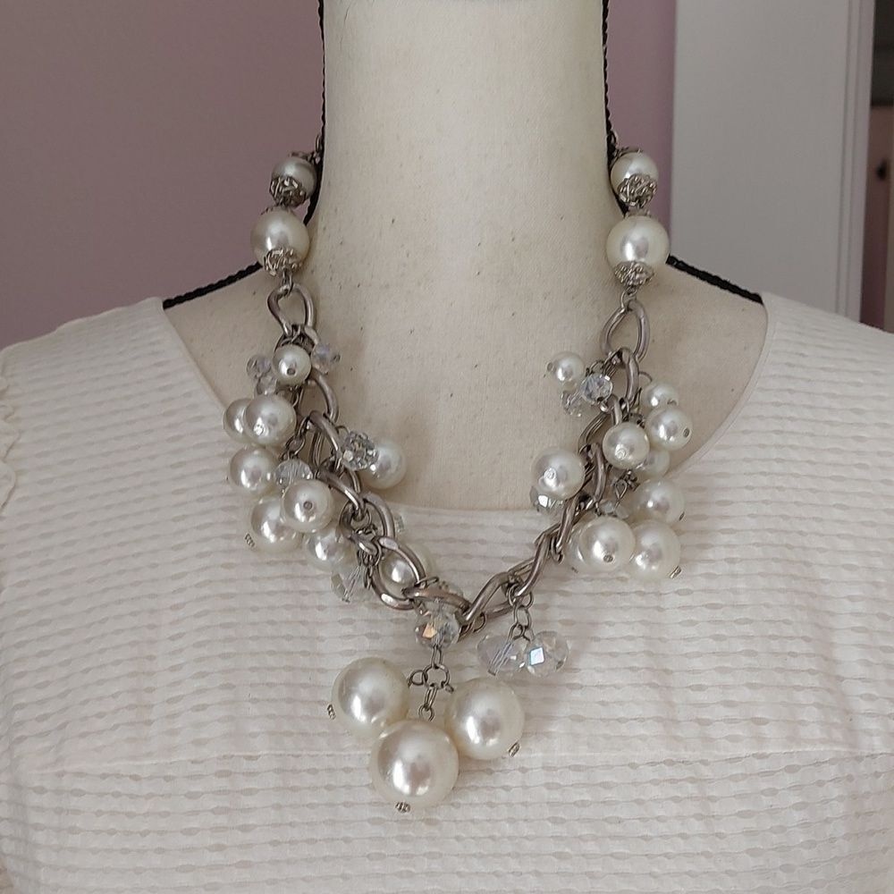 Clear Faceted Beads and Faux Pearls Cluster Silver Tone Necklace